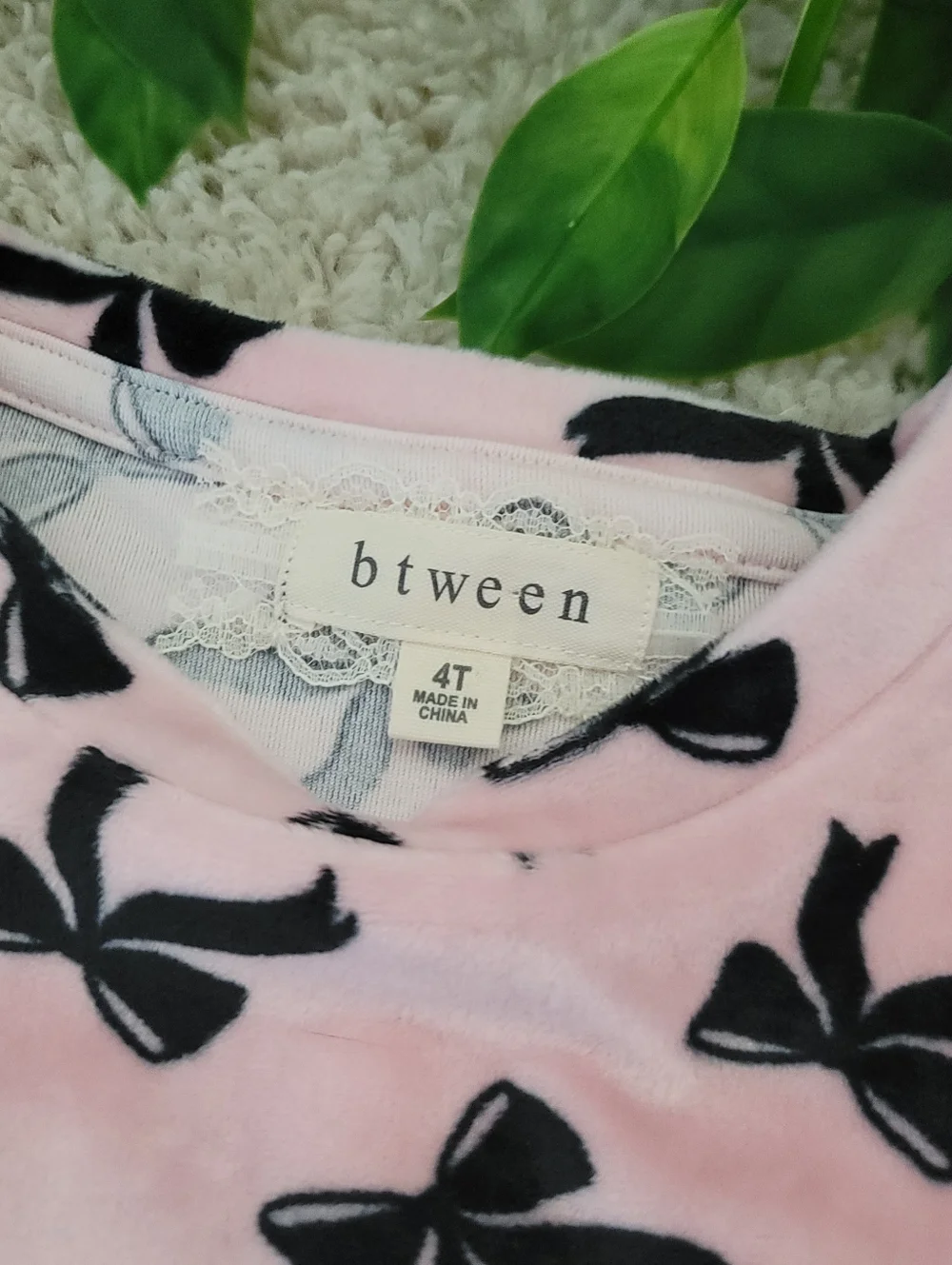 Toddler Girl Pink & Black Bow Outfit (4T) - Picture 5 of 9